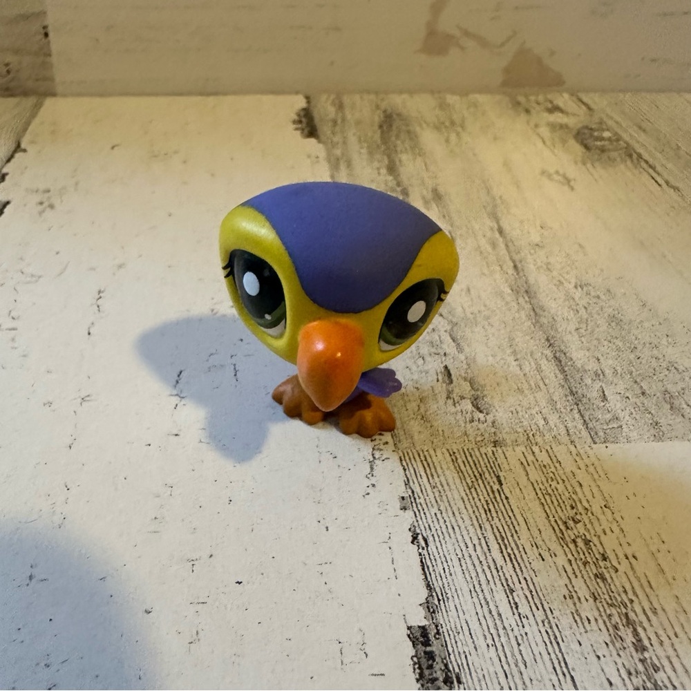 Littlest Pet Shop LPS #1783 Toucan Bird Green Dot Eyes